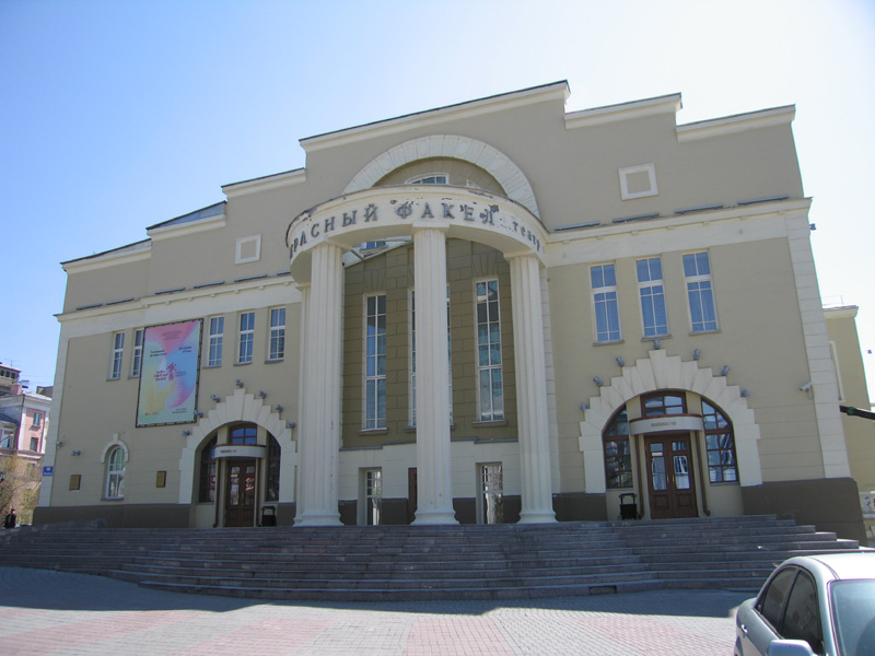 В Новосибирске  запретили курить в театре