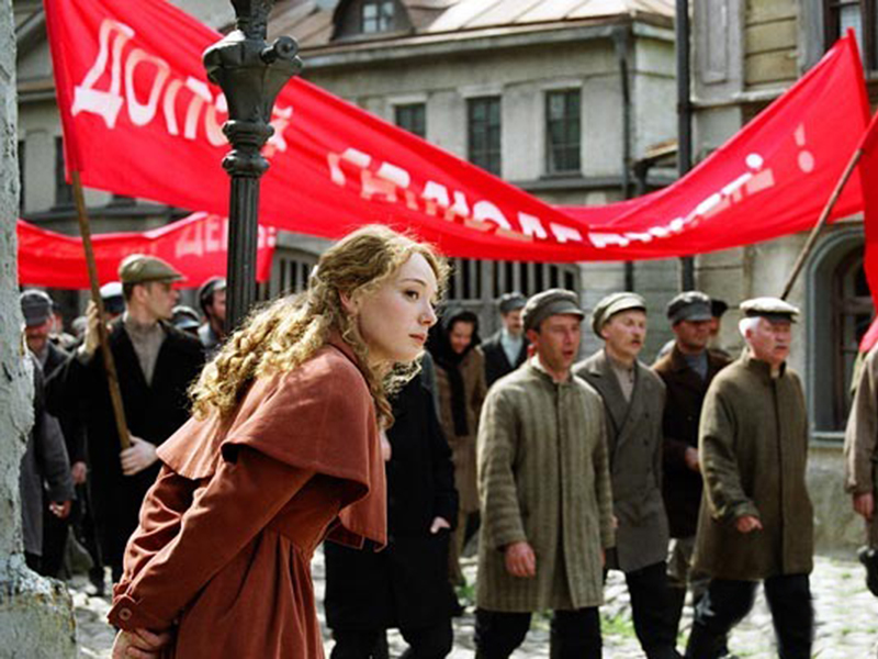 На Бродвее  поставлен мюзикл о русской революции 
