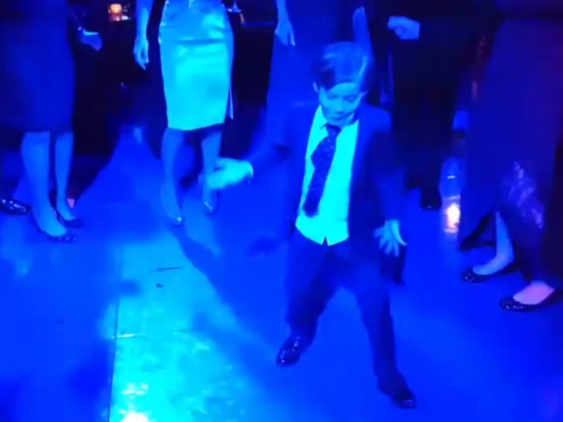 Девятилетний актер  прославил себя танцем