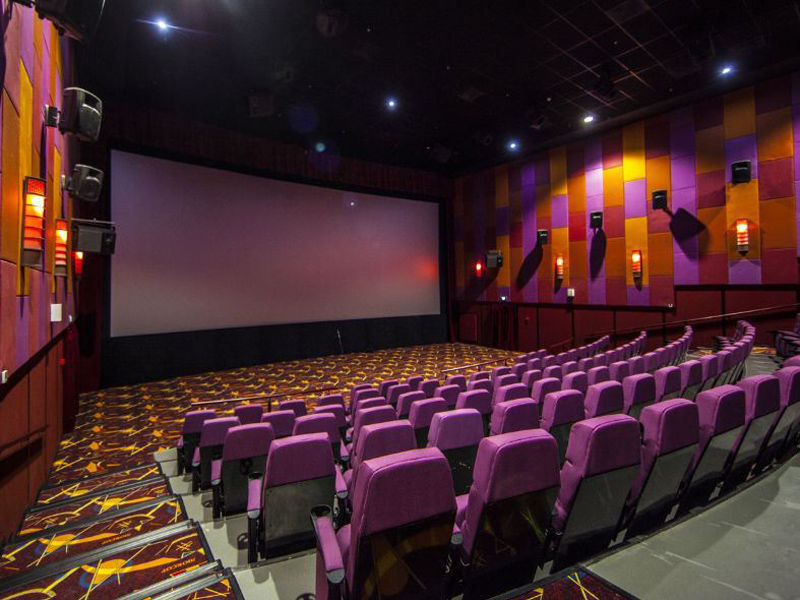 Кинотеатр «Люксор»: мы не мажем медом сиденья